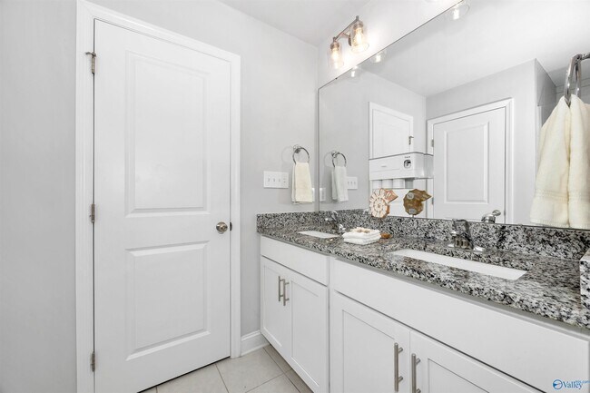 Building Photo - 134 Heritage Lakes Blvd