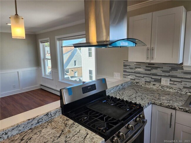 Building Photo - 126 Downing St