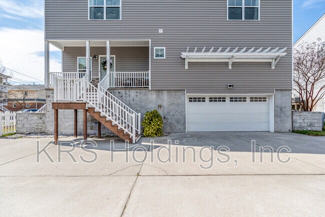 Building Photo - 9553 14th Bay St