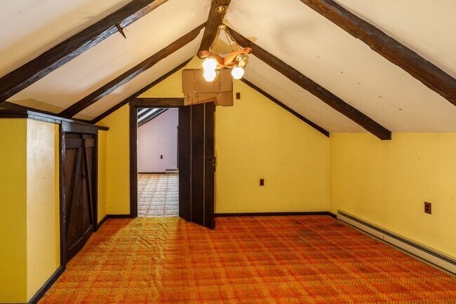 Building Photo - 385 E Broadway