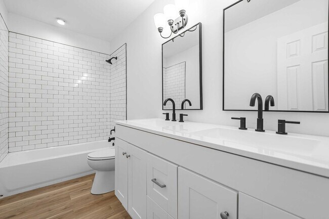 Building Photo - 461 Hale St