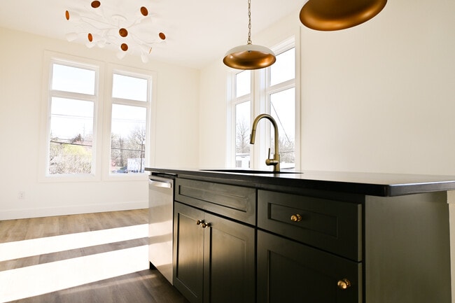 Building Photo - Palmera House Apartments