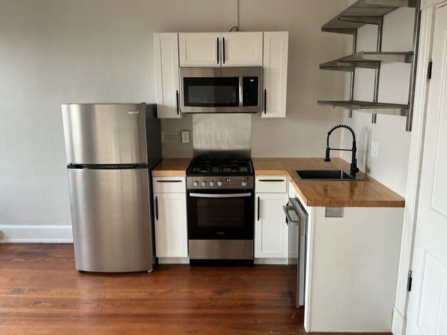 Building Photo - 920 Washington Ave