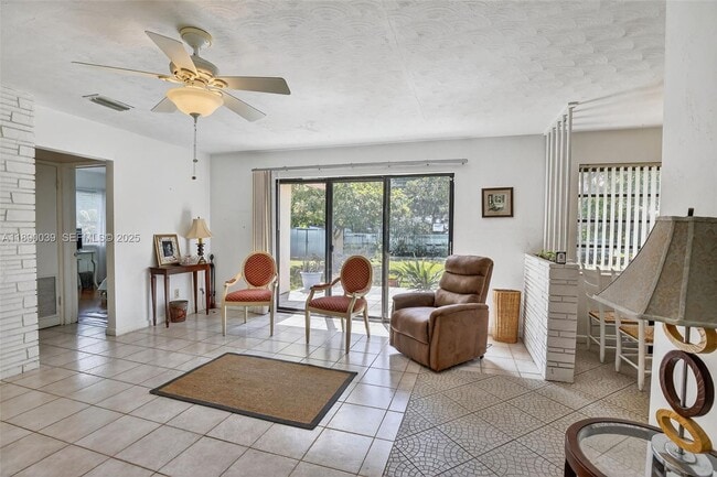 Building Photo - 160 NW 34th St