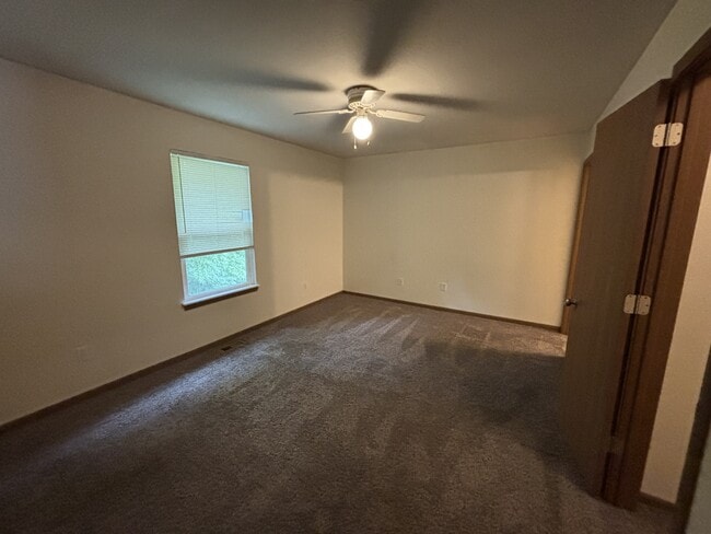 Building Photo - 314 Burnside Dr