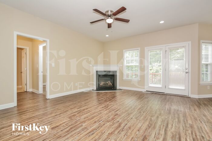 Building Photo - 208 Water Mill Rd