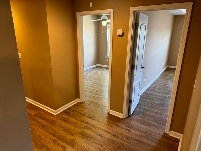 Building Photo - 119 Pine Walk Dr