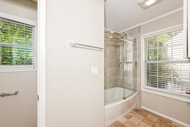 Building Photo - 871 Hampton Hill Ct