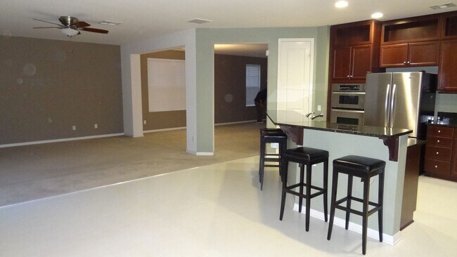 Building Photo - Beautiful 3 Bedroom / 2.5 Bathroom Perris Home with a Dream Kitchen