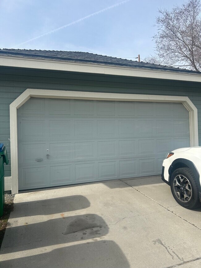 Building Photo - 1808 Rock Ct