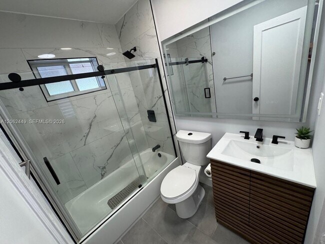 Building Photo - 5430 SW 99th Ave