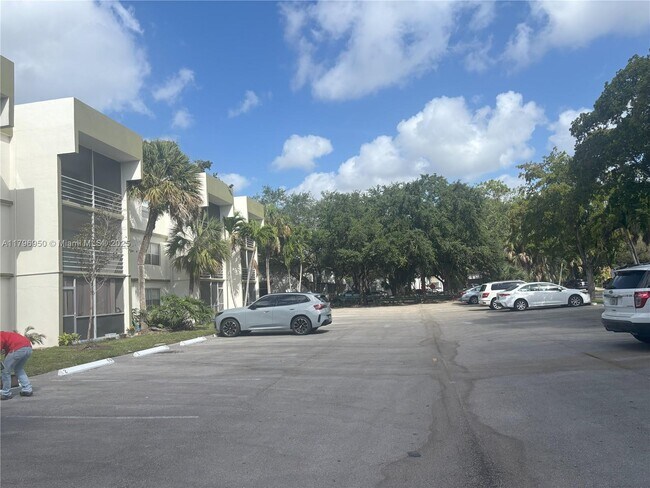 Building Photo - 4235 N University Dr