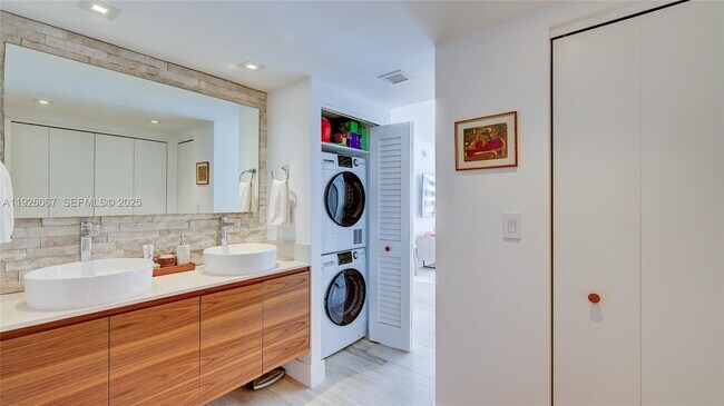 Building Photo - 177 Ocean Ln Dr