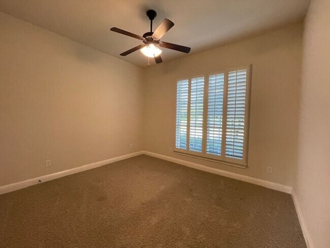 Building Photo - 1605 Le Mans Ln