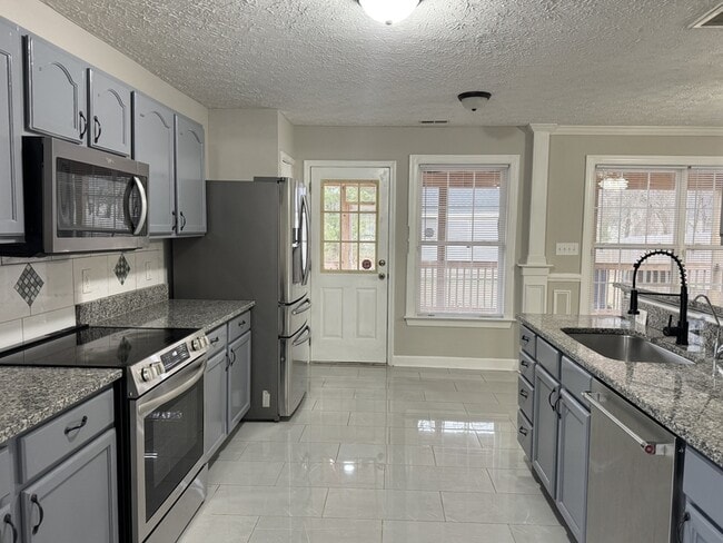 Building Photo - 505 Clearfield Dr