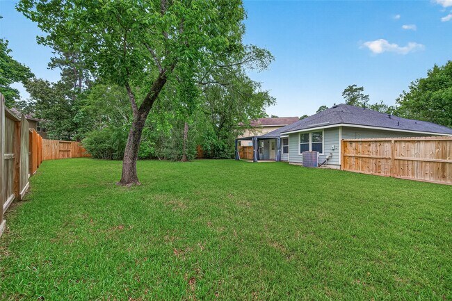 Building Photo - 10 Druids Glen Pl