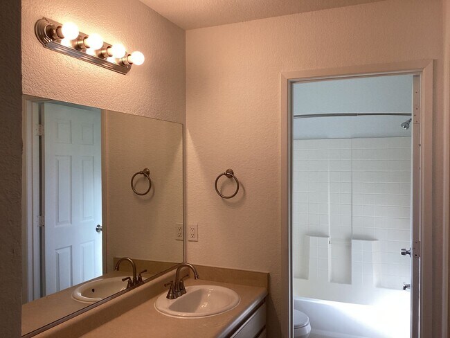 Building Photo - 1450 La Jolla Way