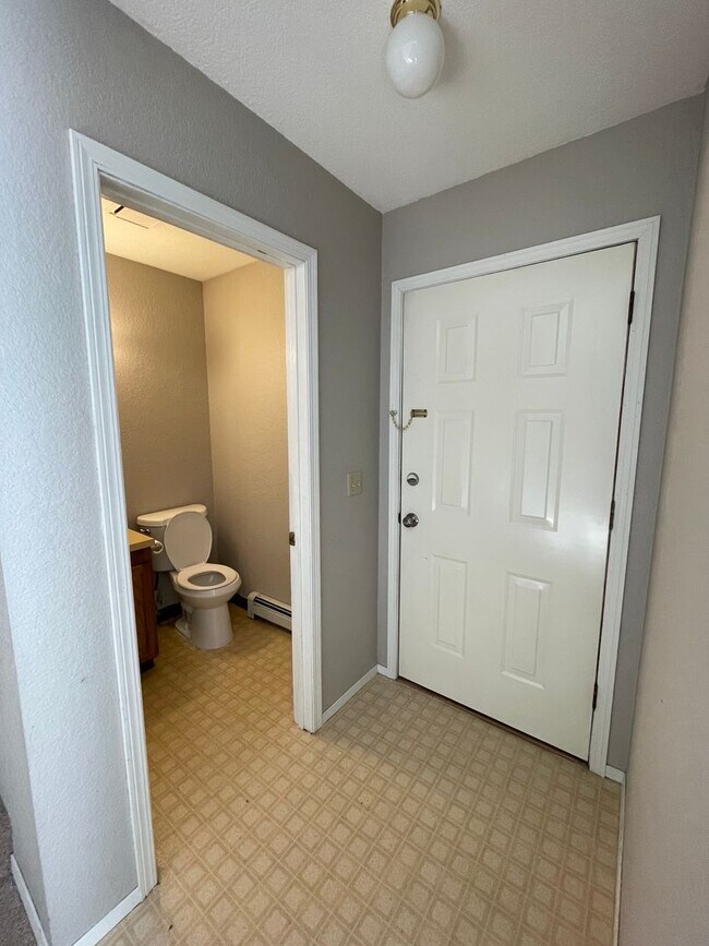 Building Photo - 3025 Cambay Ct