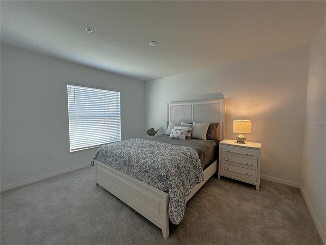 Building Photo - 14231 Heritage Landing Blvd