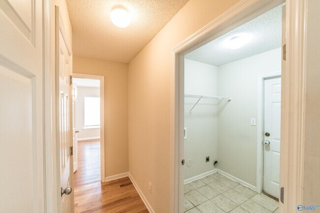 Building Photo - 135 Bremerton Dr SW