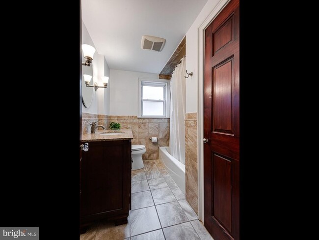 Building Photo - 207 N Penn St