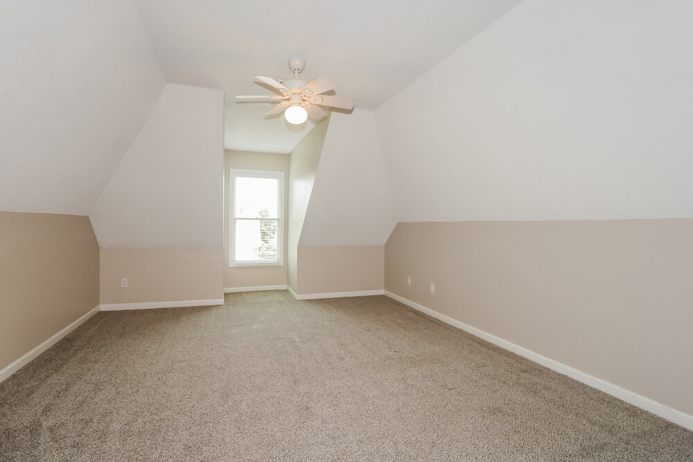 Building Photo - 8895 Linell Cove