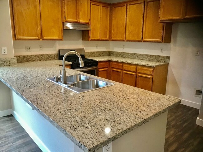 Building Photo - Newly Renovated 4x2 Single Story Home