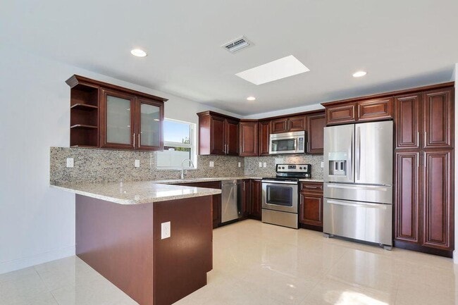 Building Photo - 121 Swain Blvd