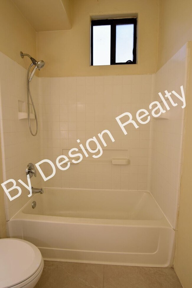 Building Photo - Newly Updated 3 Bed 2 Bath Townhome in Gated Central Tucson Community with Mountain Views