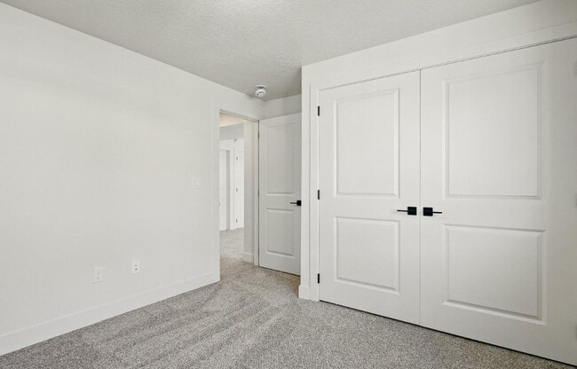 Building Photo - 732 S Liberty Cove Dr