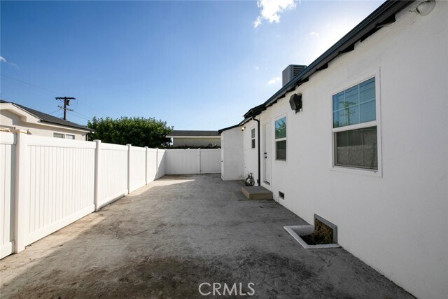 Building Photo - 7912 Vineland Ave