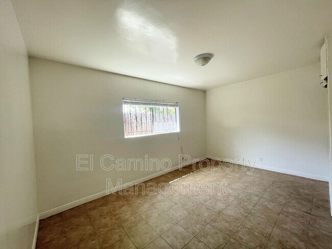 Building Photo - 3558 E 56th St