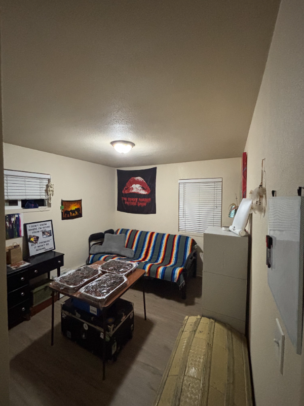 Building Photo - 403 E Thunderbird Dr