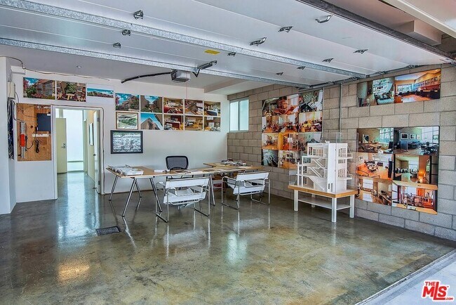 Building Photo - 3450 Cahuenga Blvd