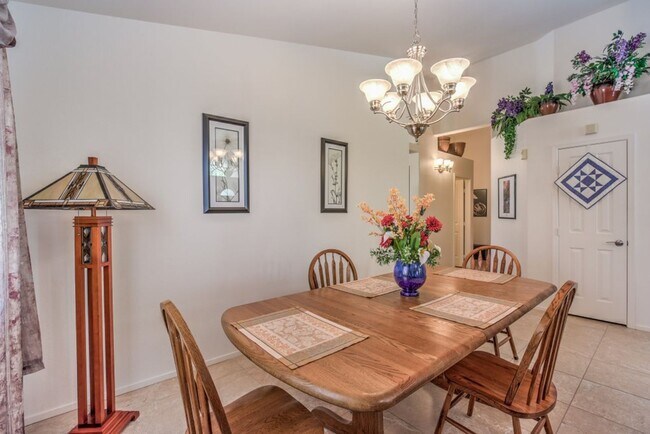 Building Photo - 2733 Bensonhurst Ln
