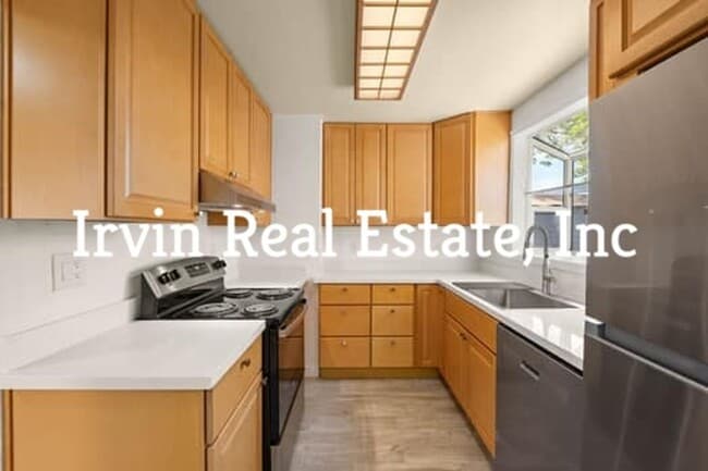 Building Photo - A Nice 4 Bedroom 1 Bath home