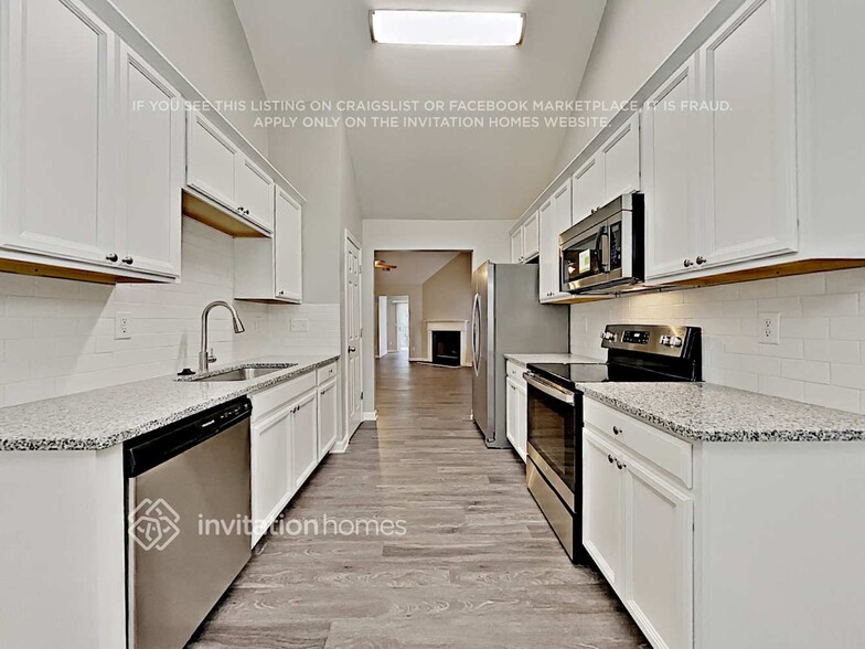 Building Photo - 1470 Mitchell Glen St