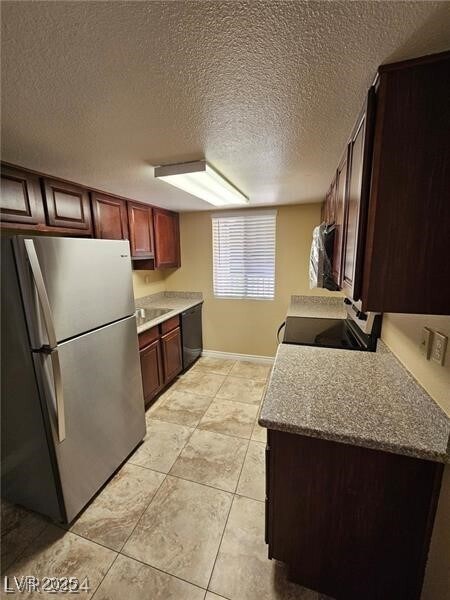 Building Photo - 5081 River Glen Dr