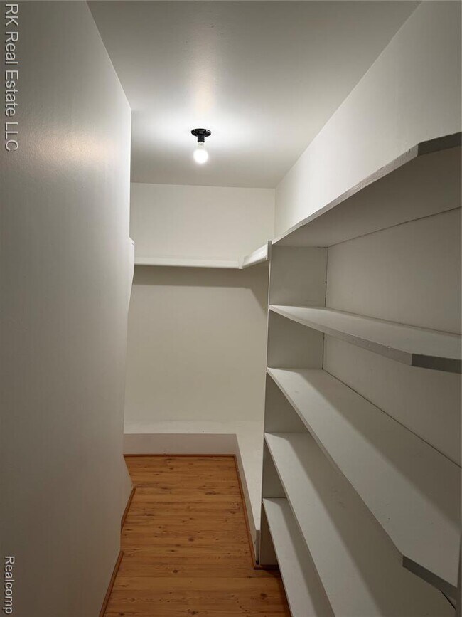 Building Photo - 8237 Kennedy Cir N