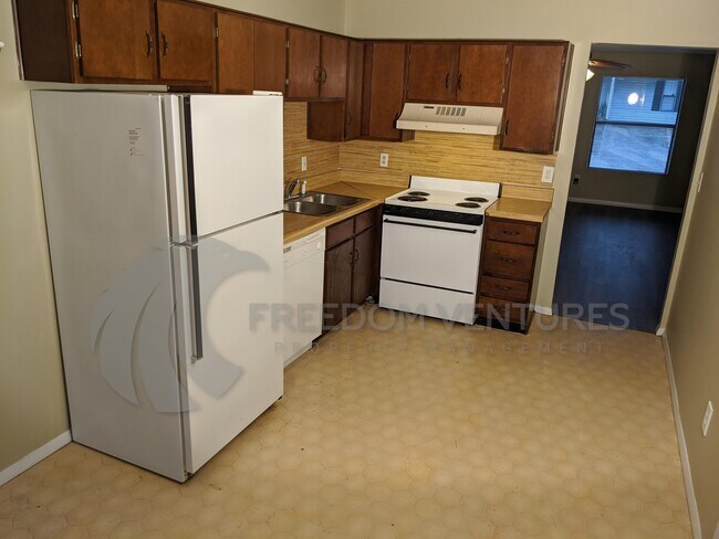 Building Photo - 2300 Grayson Valley Dr