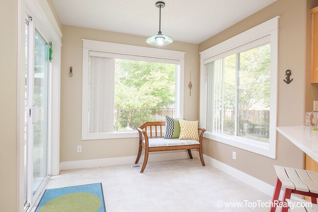Building Photo - Lovely 4 Bedroom | 2.5 Bathroom Single Family Home | Corner Lot | Kaiser Woods Community