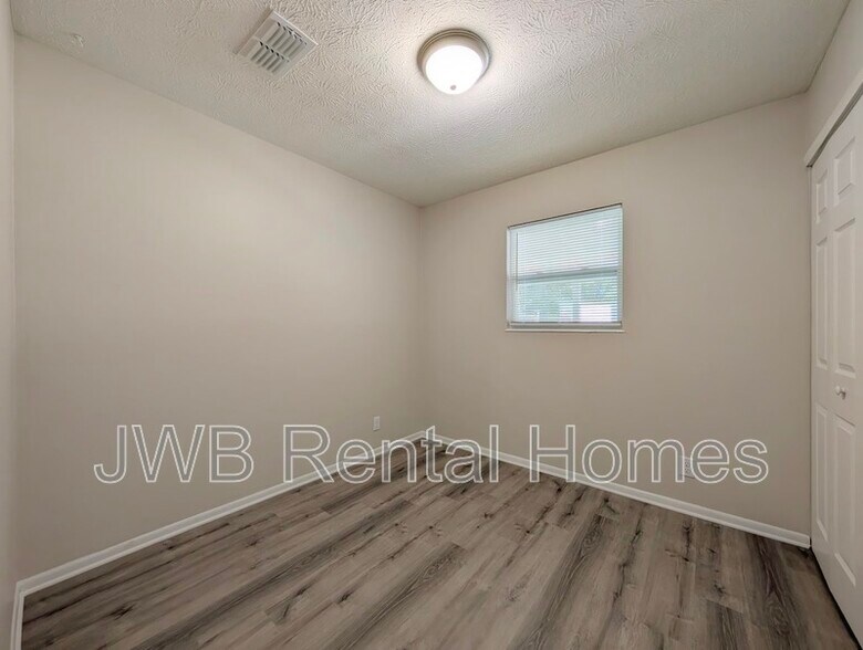 Building Photo - 6412 Cooper Ln