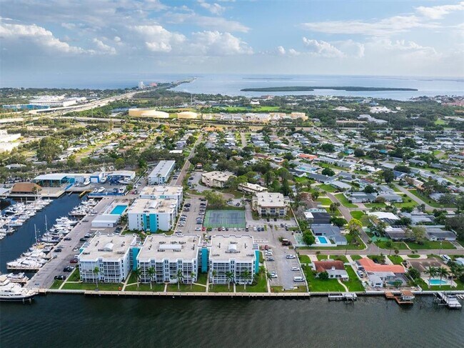 Building Photo - 4900 38th Way S