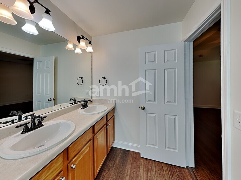 Building Photo - 4403 Mary Point Rd