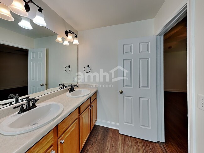 Building Photo - 4403 Mary Point Rd