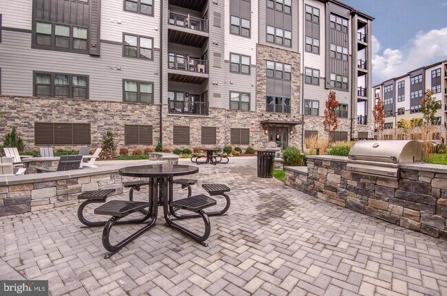 Building Photo - 12875 Mosaic Pk Wy