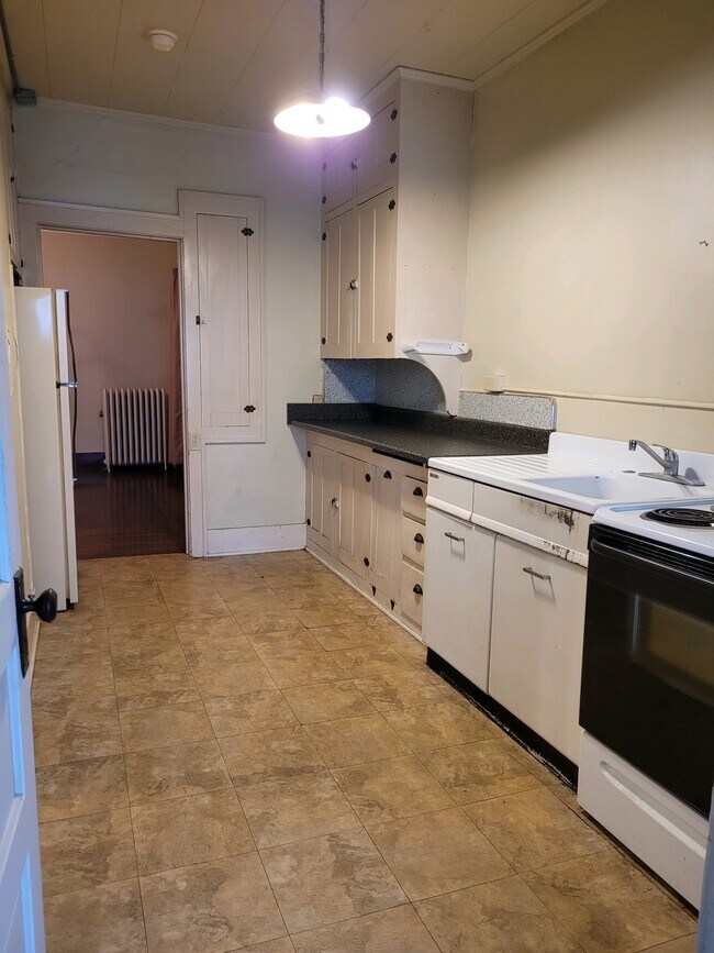 Building Photo - 186-2 S Washington St