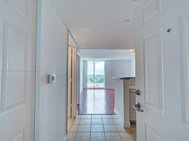 Building Photo - 3000 Coral Wy