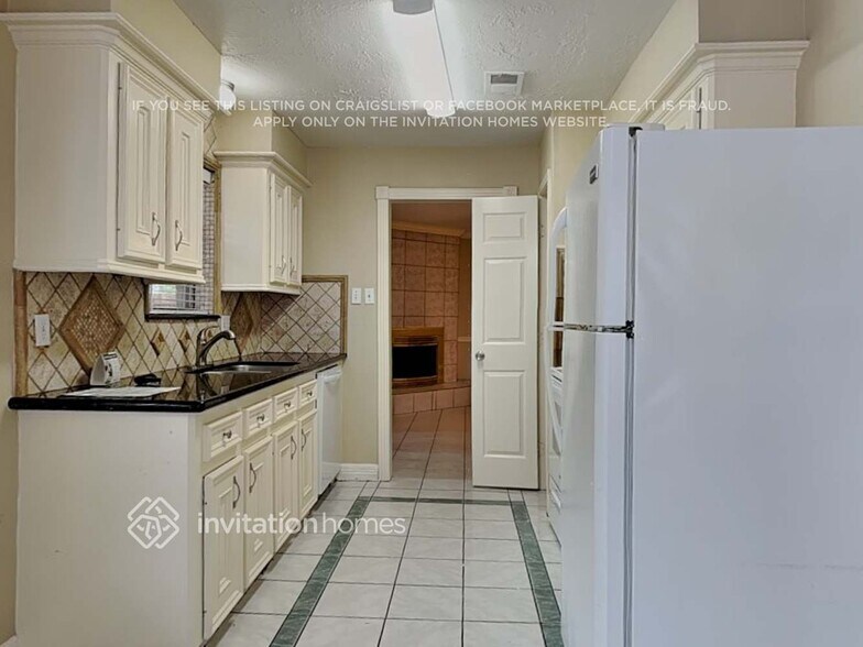 Building Photo - 9922 Appleridge Dr