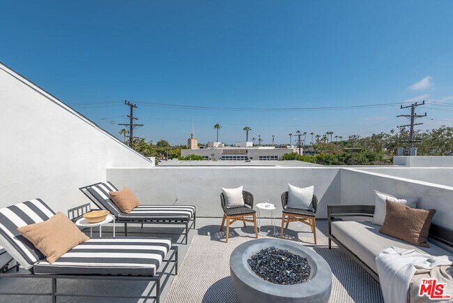 Building Photo - 4095 Sawtelle Blvd